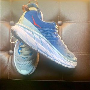 HOKA One One Clifton 6